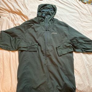Patagonia Men's Olive Windbreaker